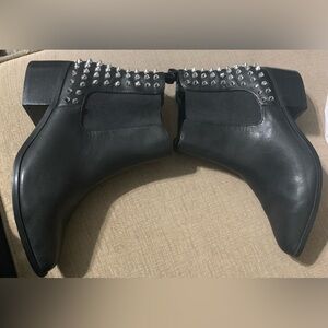 Steve Madden Ashly Leather Studded Boot